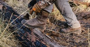 HUNTING BOOTS